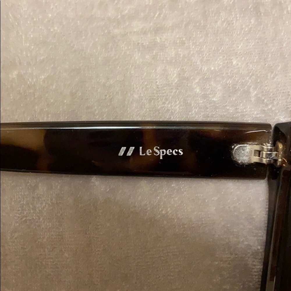 LE SPECS “LIAR LIAR” SUNGLASSES VOLCANIC TORT - Picture 4 of 6
